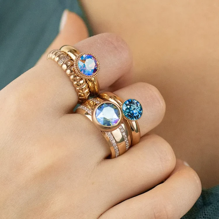 Шарм Qudo London Light Sapphire 617038 BL/RG