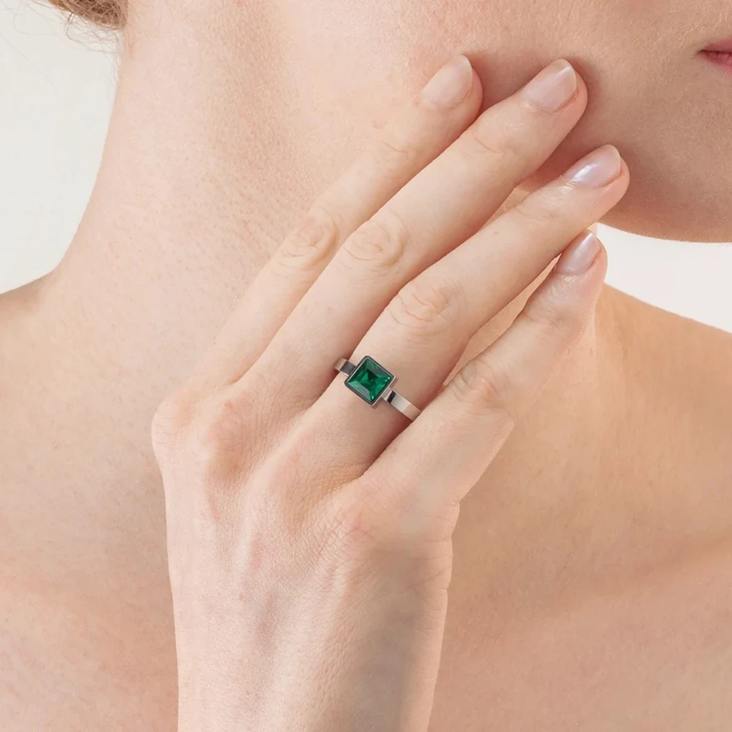 Кольцо Coeur de Lion Dark green-silver 16.5 мм 0500/40-0548 52