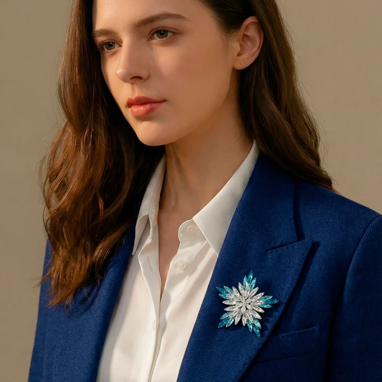 Брошь Fiore Luna СНЕЖИНКА Zircon+crystal XR1279 BL/S