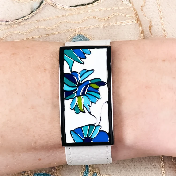 Браслет Fiore Luna на белом кожаном ремешке CB13599-1A