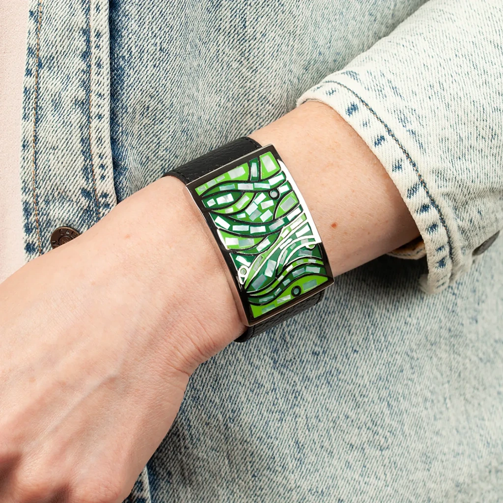 Браслет Fiore Luna на кожаном черном ремешке CB00230-14 G/S