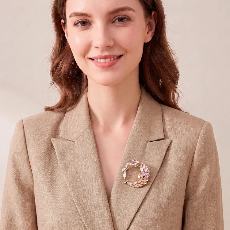 Брошь Птица crystal peach gold XR16682 BR/G Fiore Luna
