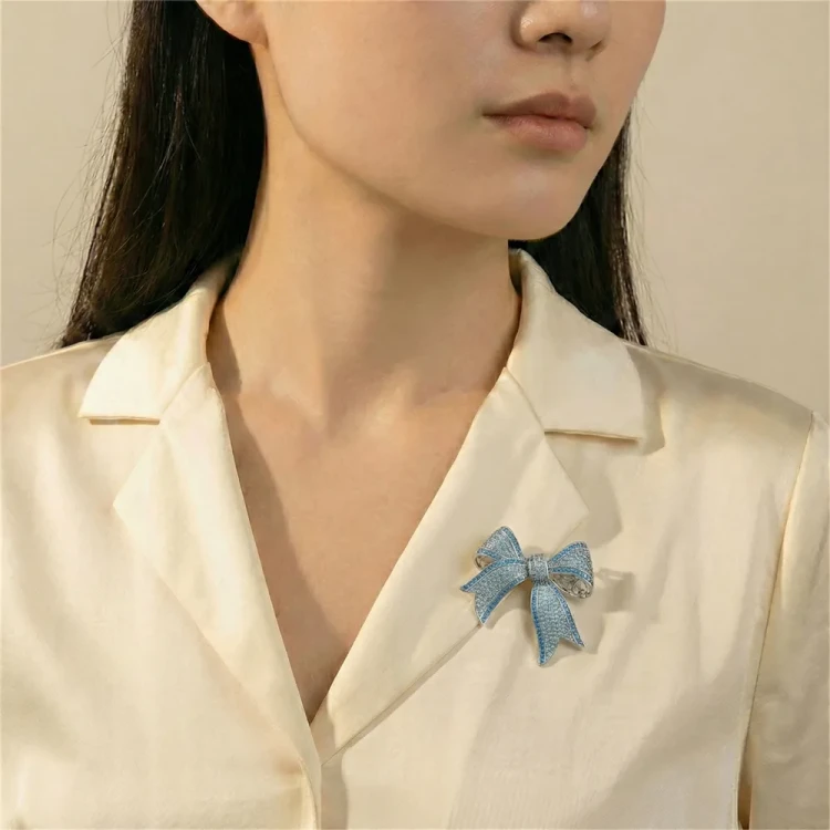Брошь Fiore Luna Бантик Zircon XR00397B1 BL/S