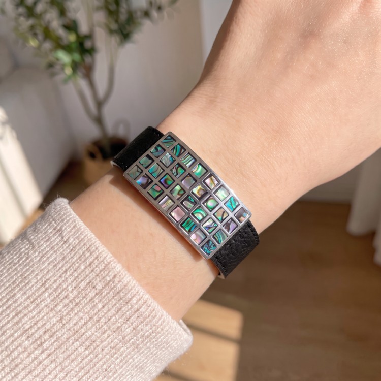Браслет на черном кожаном ремешке CB01256-9.1 M Fiore Luna