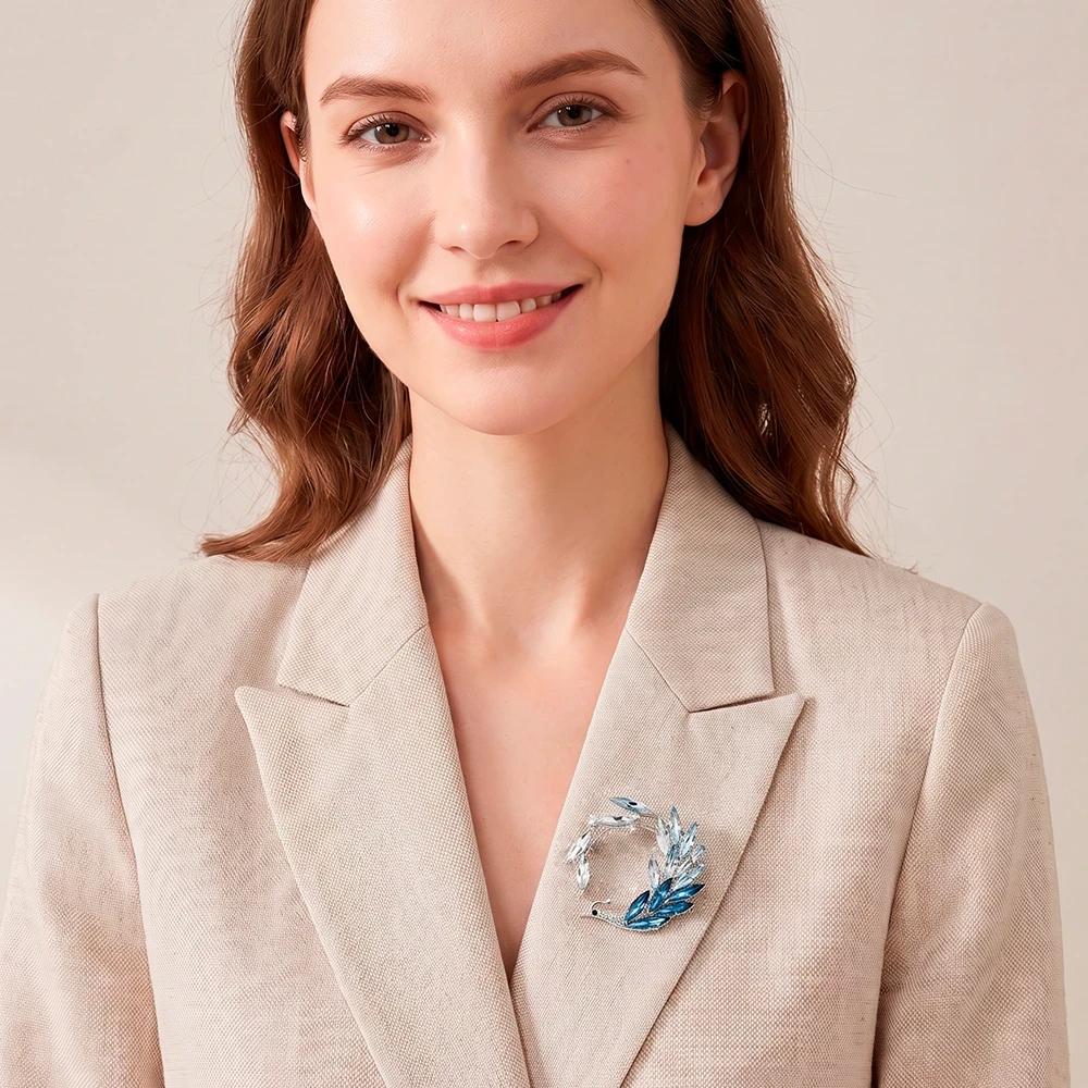Брошь Птица crystal blue XR16682 BL/S Fiore Luna