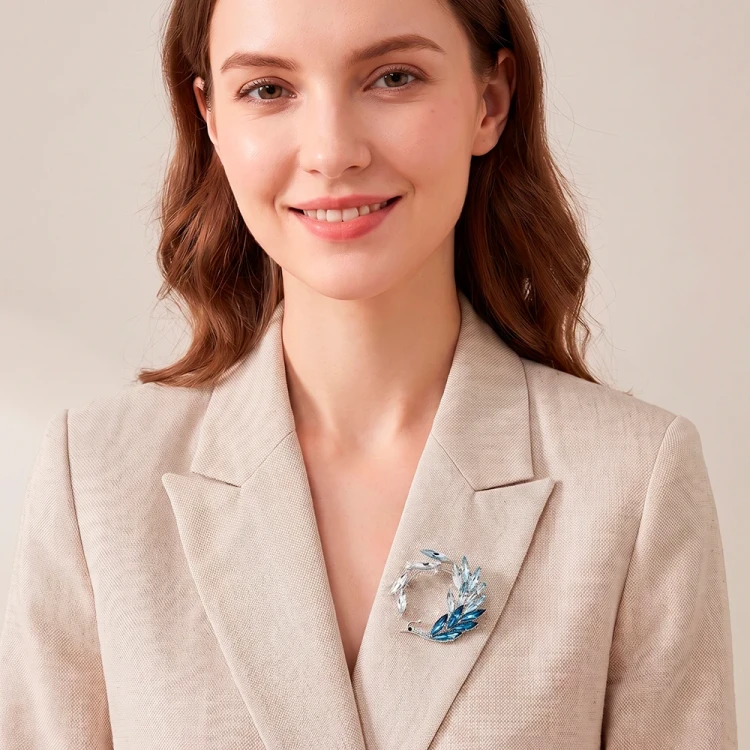 Брошь Птица crystal blue XR16682 BL/S Fiore Luna
