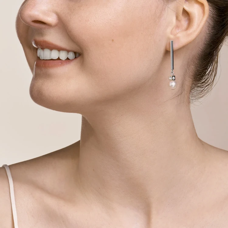 Серьги Coeur de Lion Asymmetry White-Silver 1102/21-1417