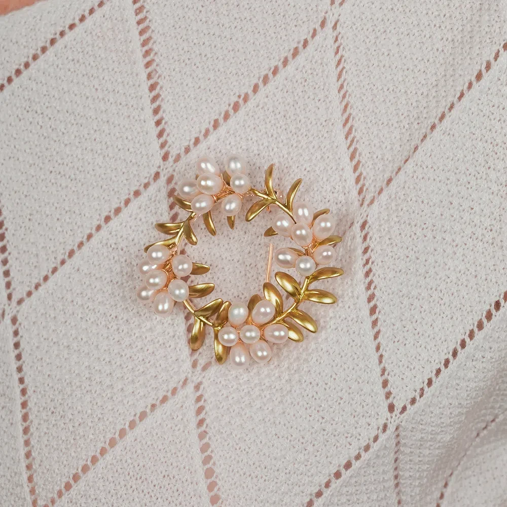 Брошь Shadore Венок Natural pearl XR05330A2 G