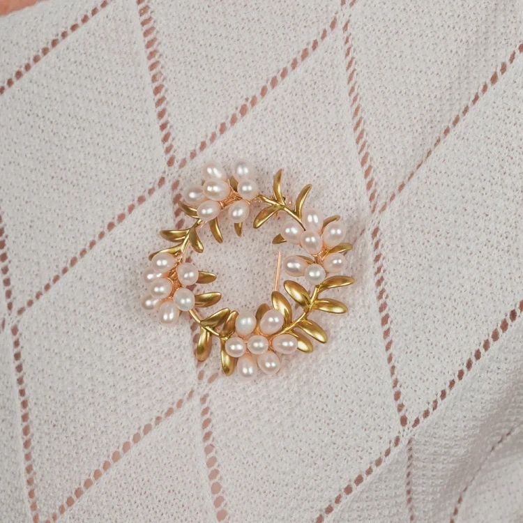 Брошь Shadore Венок Natural pearl XR05330A2 G